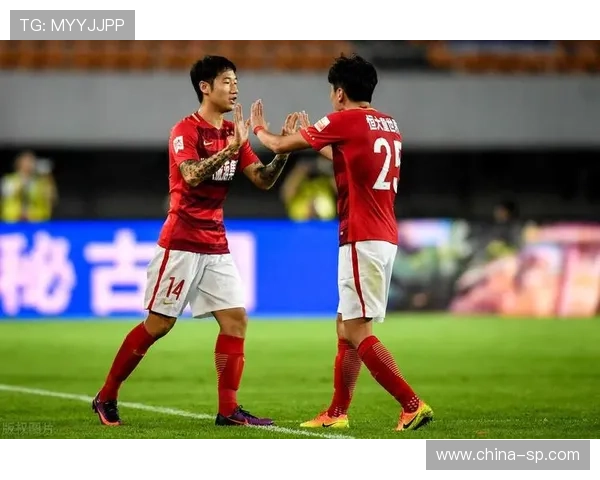 韩轩造乌龙广州半场领先